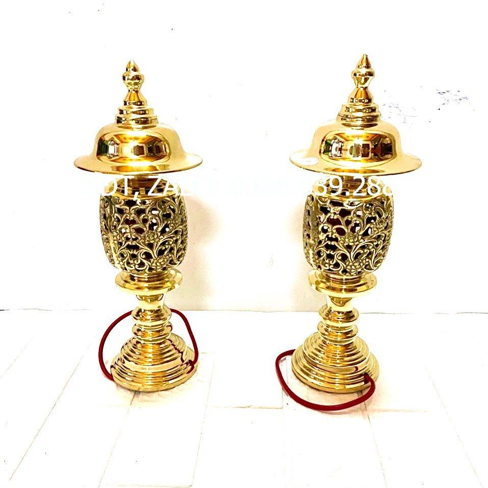ĐÔI ĐÈN ĐỒNG CHẤT LIỆU BẰNG ĐỒNG KÍCH THƯỚC 30 cm nặng 1.8 kg. Bộ thờ cúng linh thiêng