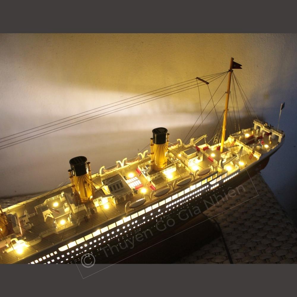 [Giá xưởng] Mô Hình Thuyền Gỗ Trang Trí Phong Thủy Dạng Thuyền Du Lịch RMS TITANIC (SPECIAL EDITION) WITH LIGHTS Chính Hãng, Hàng Xuất Khẩu Chất Lượng Cao