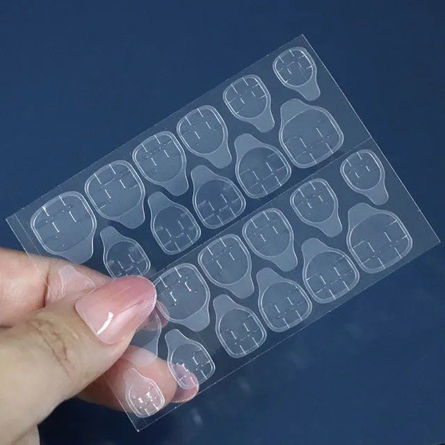 Keo Dán Móng Giả gồm 24 miếng