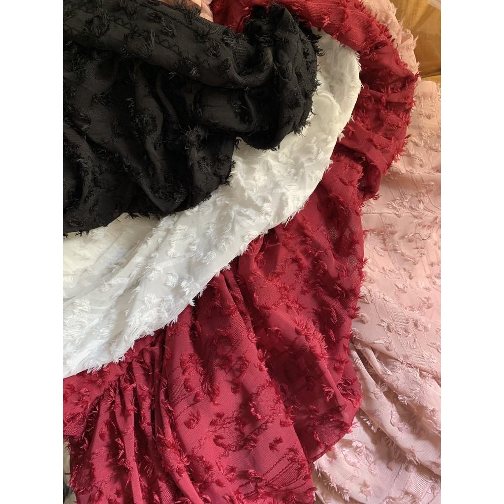 Đầm voan lông vũ nhún thân tay phồng