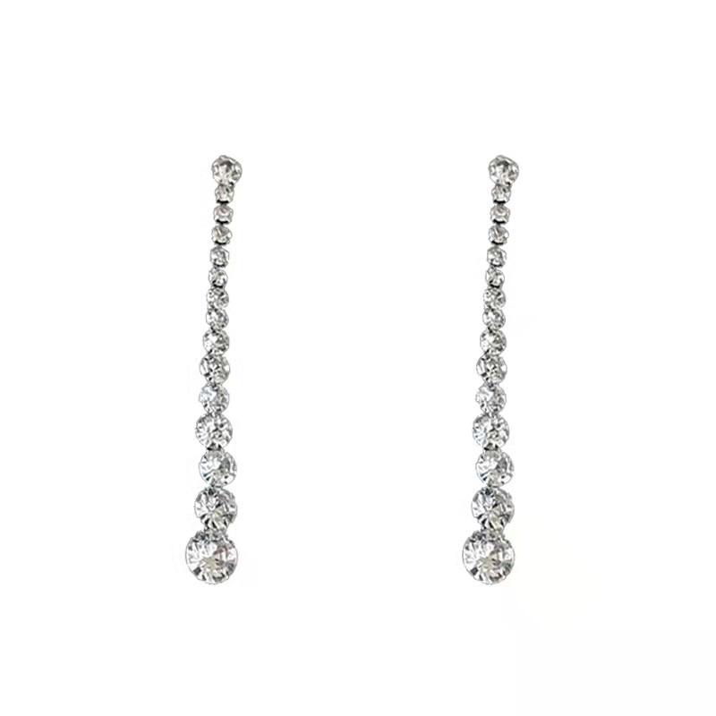 Hoa tai dáng dài đính hạt phong cách thanh lịch - Arora boutique