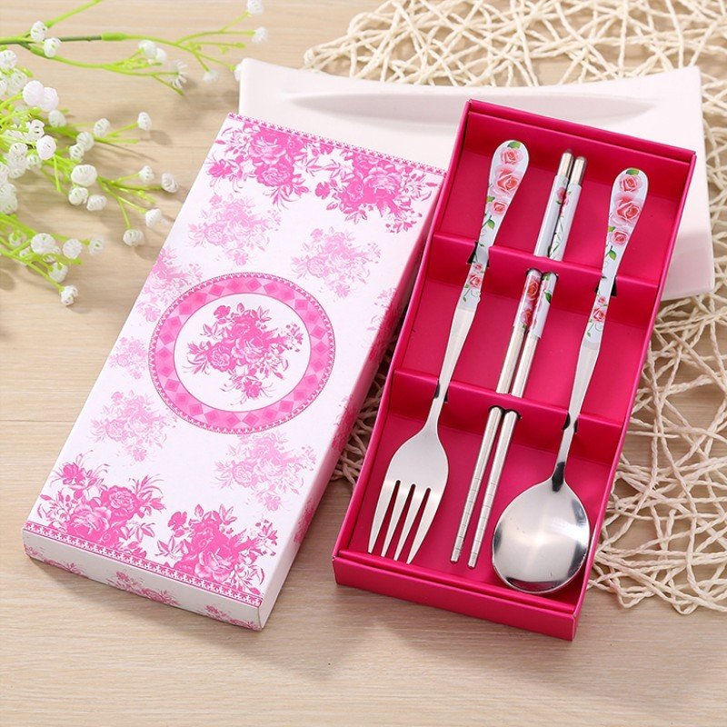 Bộ Đũa Muỗng Nĩa Inox Hoa Văn Xinh Xắn