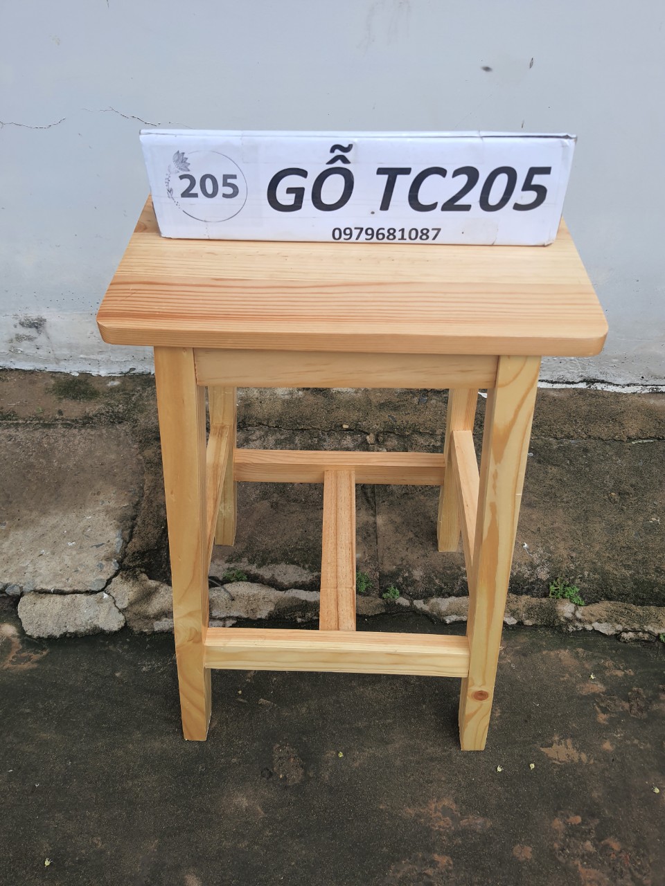 Ghế bar TC205 gỗ tự nhiên cao 60cm - Bar stool