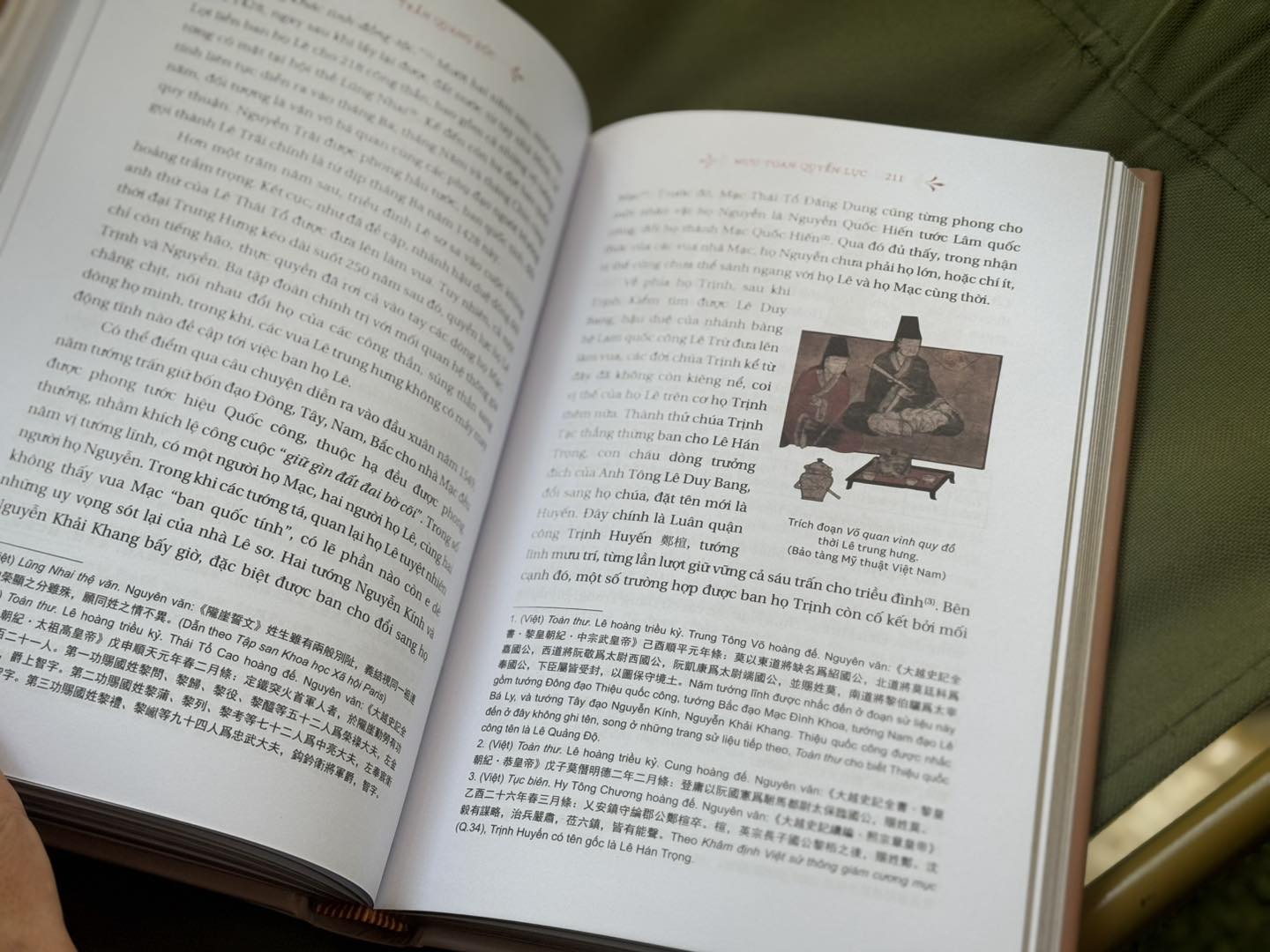 (Bìa cứng, Chữ ký tác giả, In giới hạn 500c) HỌ VÀ TÊN – Một Lịch Sử Nhìn Từ Danh Tính Người Việt – Trần Quang Đức – Nhã Nam