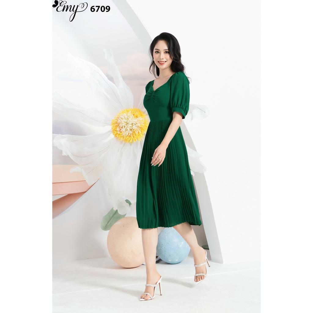 Đầm EMY EM6709 Xoè Dập Ply Xanh Lá