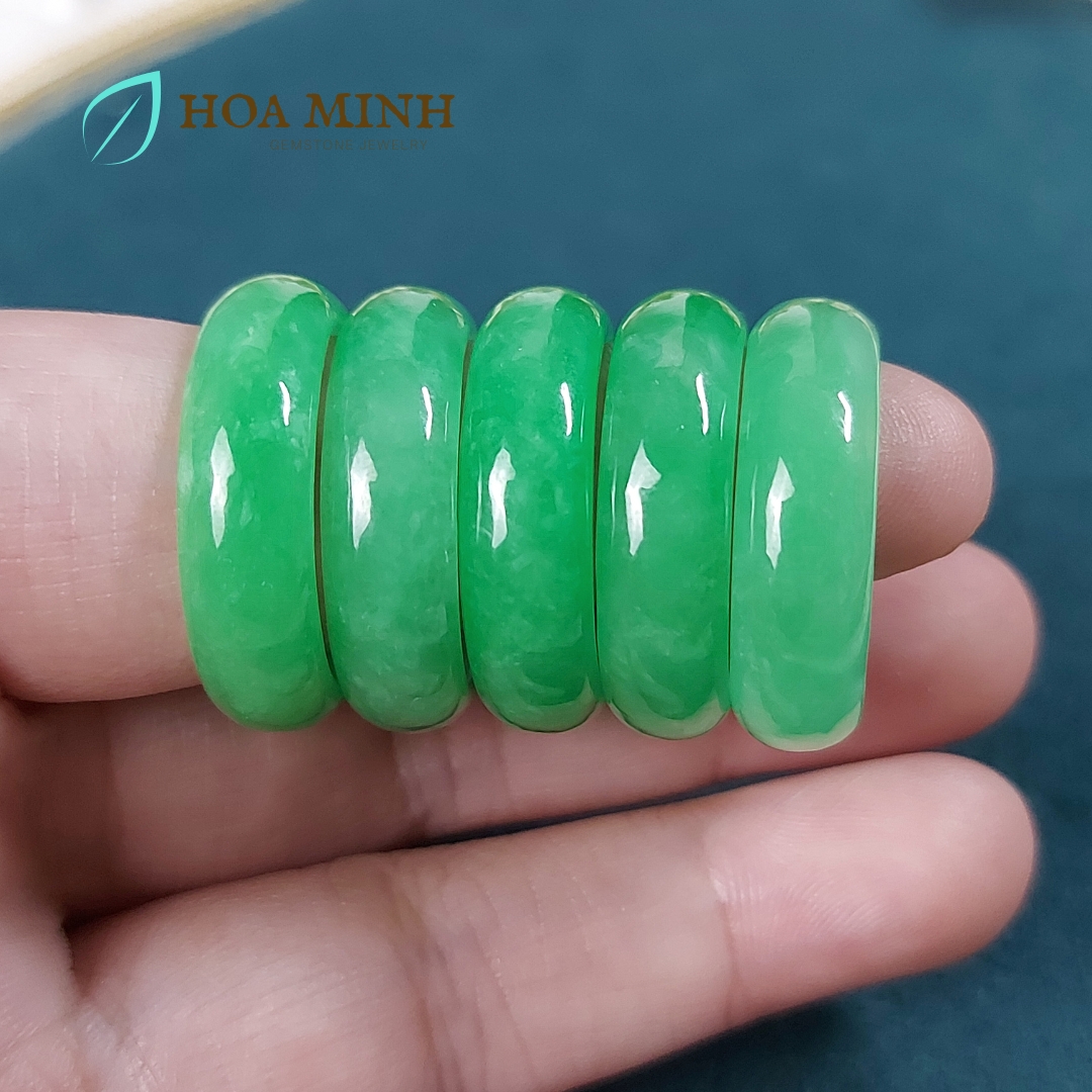 Nhẫn Cẩm Thạch xanh lá size 9 đường kính 19mm dày nhẫn 6.8 li không kén mệnh
