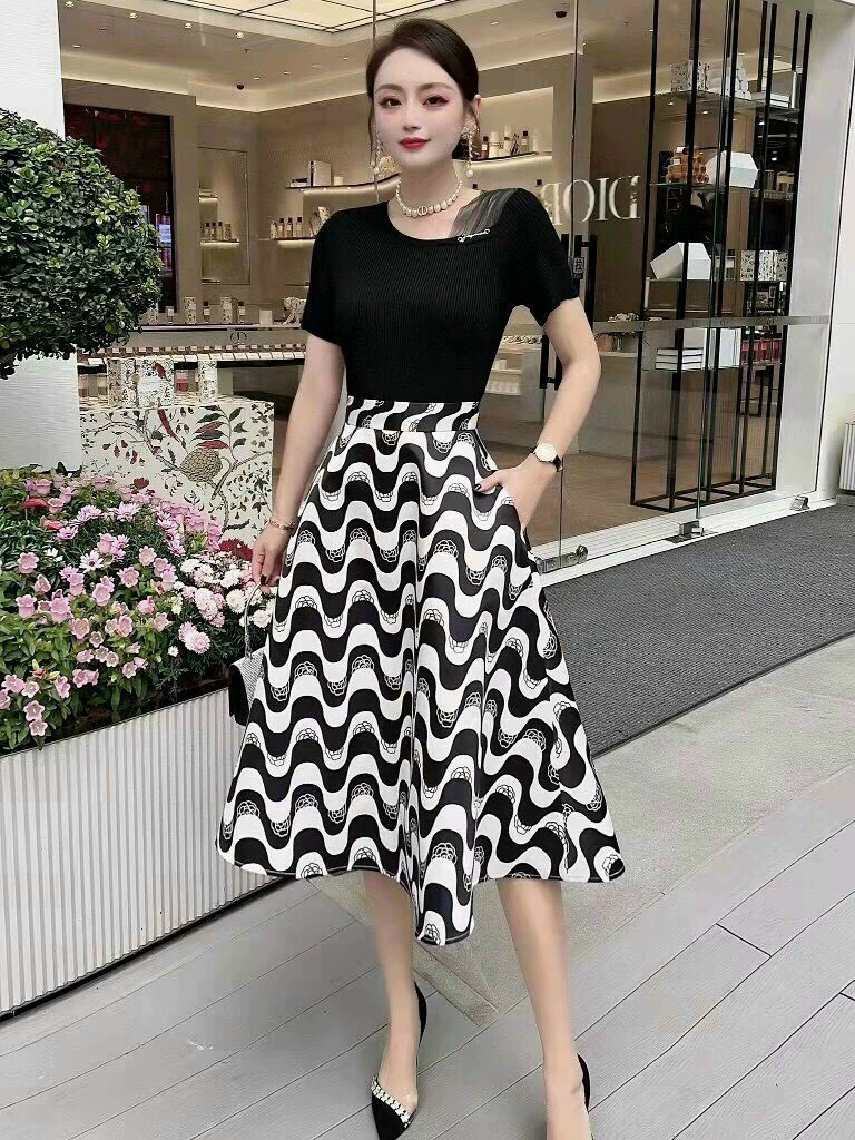 ĐẦM XÒE CHÂN VÁY HỌA TIẾT SIÊU ĐẸP