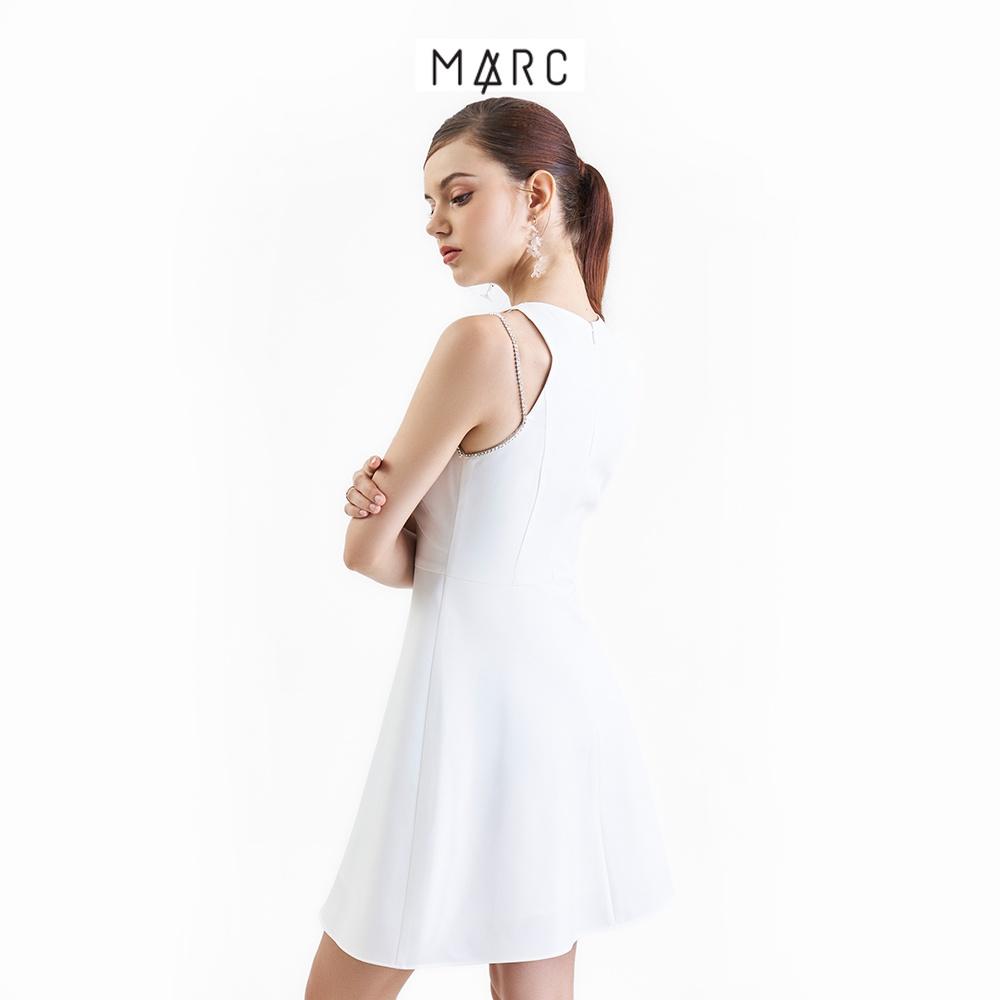 Đầm nữ MARC FASHION mini sát nách cổ tròn phối dây đá nơ ngực FALH102222