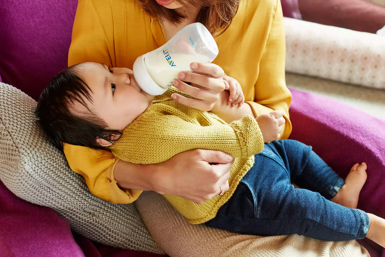 Bộ 02 Bình Sữa Mô Phỏng Tự Nhiên Philips AVENT Natural 330ml - cho bé từ 6 tháng +