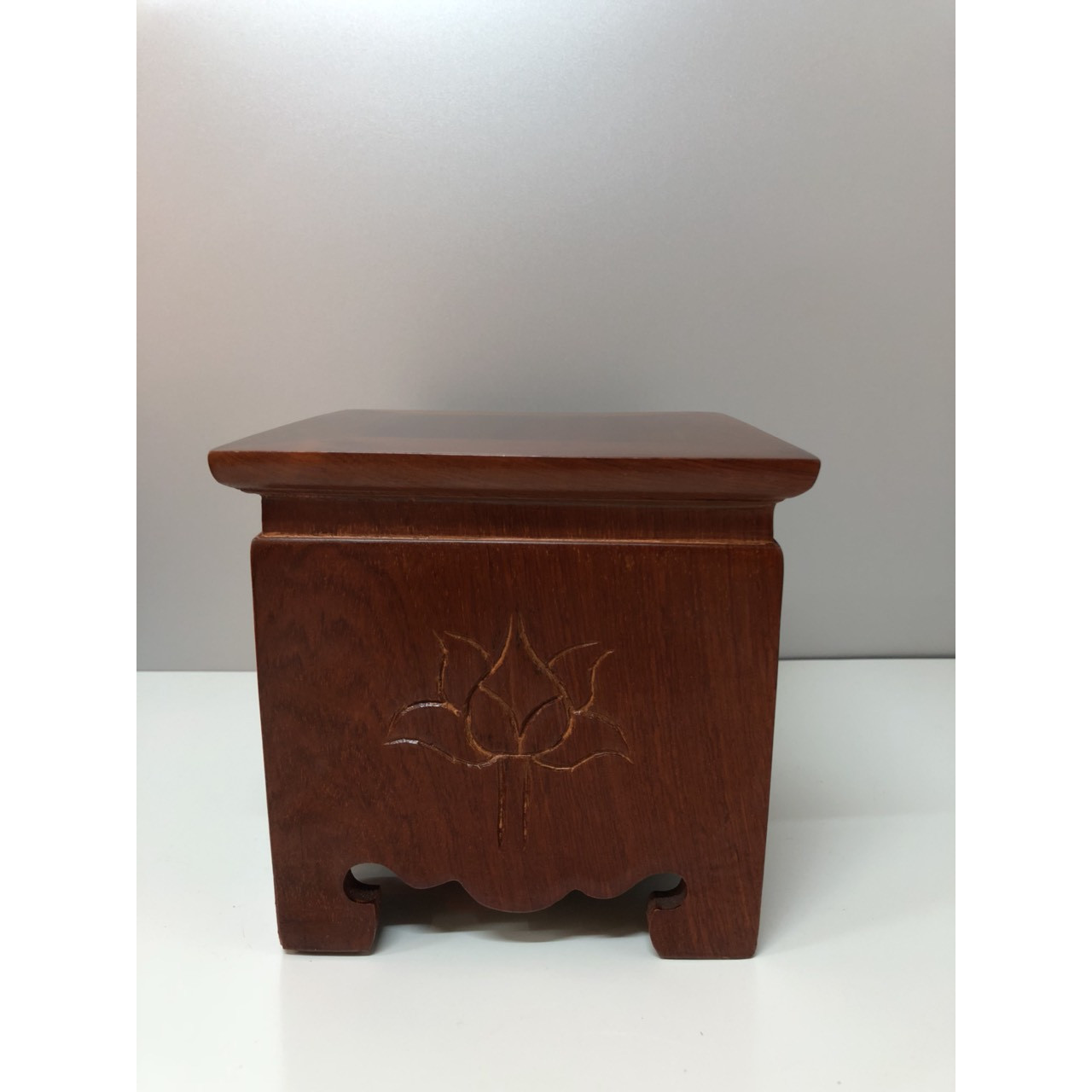 ĐÔN KÊ TƯỢNG GỖ HƯƠNG- 16x16x15cm - Màu sơn PU cao cấp - đục khắc tinh xảo