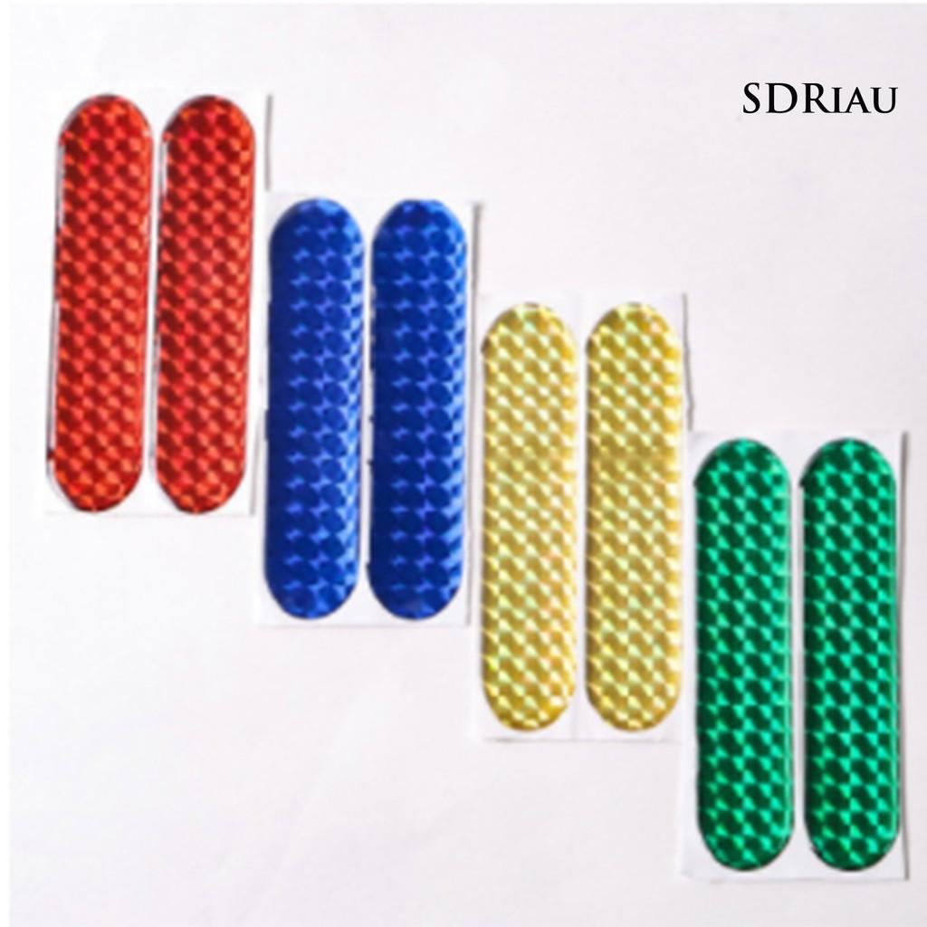 Set 2 Miếng Dán Phản Quang Chống Va Chạm Cho Cửa Xe Hơi Tiện Dụng