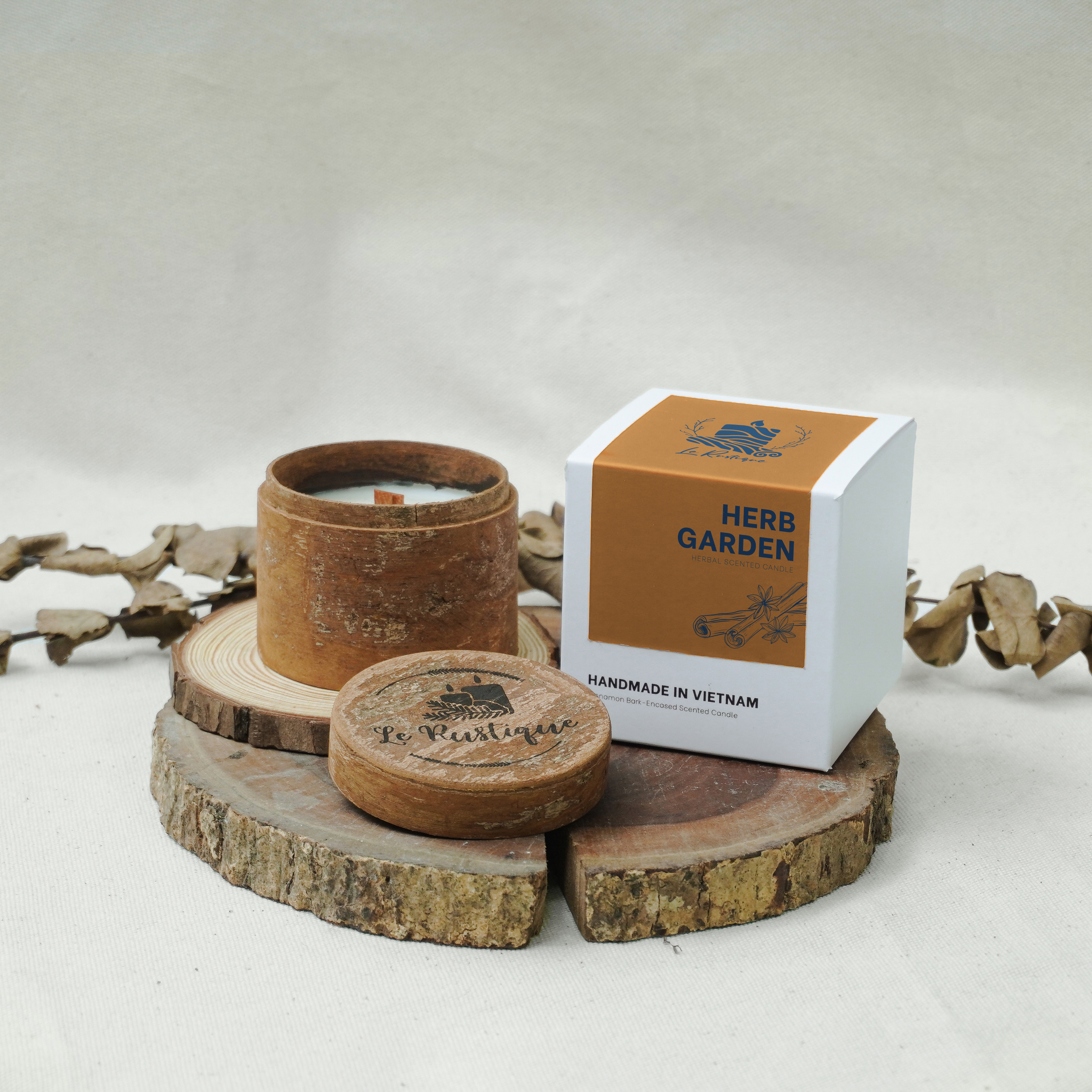 Nến Thơm Thủ Công Le Rustique Mùi Thảo Dược - 100g/ 200g - Hũ Nến Vỏ Quế Tự Nhiên - Nến Thơm Thư Giãn Trị Liệu - Nến Thơm Thiên Nhiên