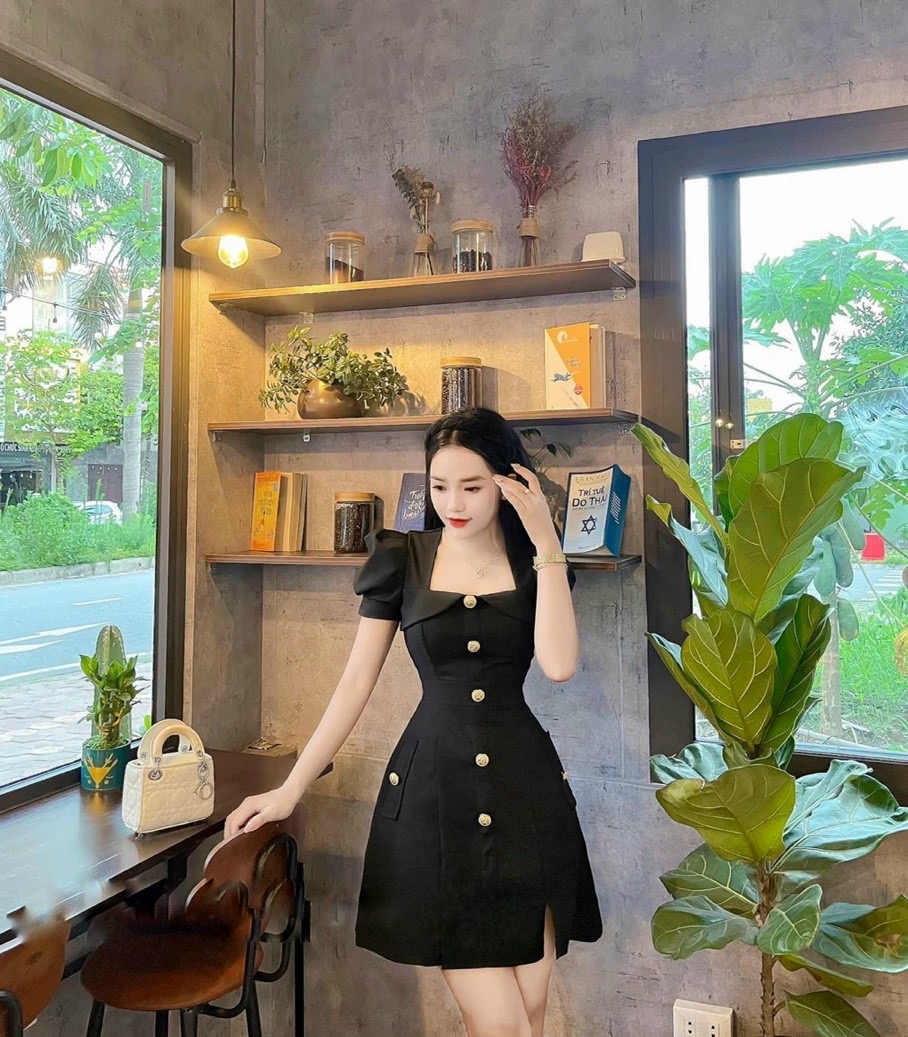 Đầm chữ a cổ vuông phối nút