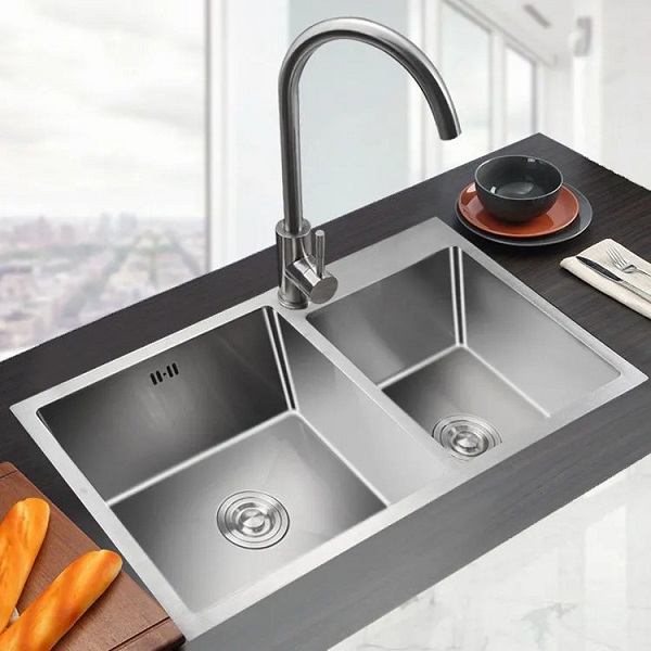 Combo Chậu Rửa Chén Đúc Inox 304 Kích Thước 82x45 cm ,vòi rửa chén vuông nóng lạnh,bình xà phòng , rỗ đựng chén