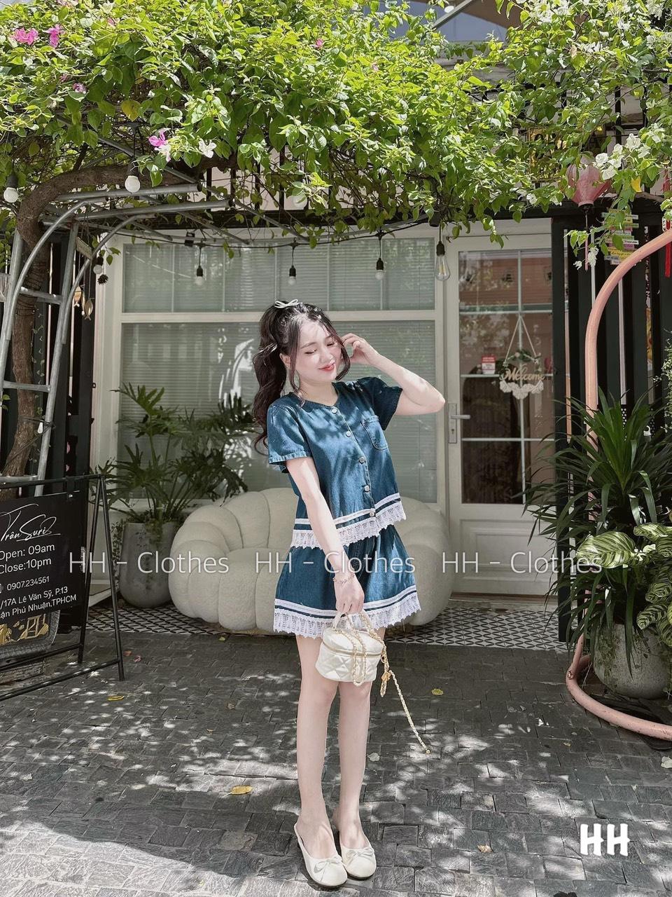 SET ĐI CHƠI, SET 2 MÓN , ÁO KIỂU BÒ CỔ TRÒN HÀNG NÚT GIỮA PHỐI QUẦN ĐÙI VIỀN REN CỰC HOT