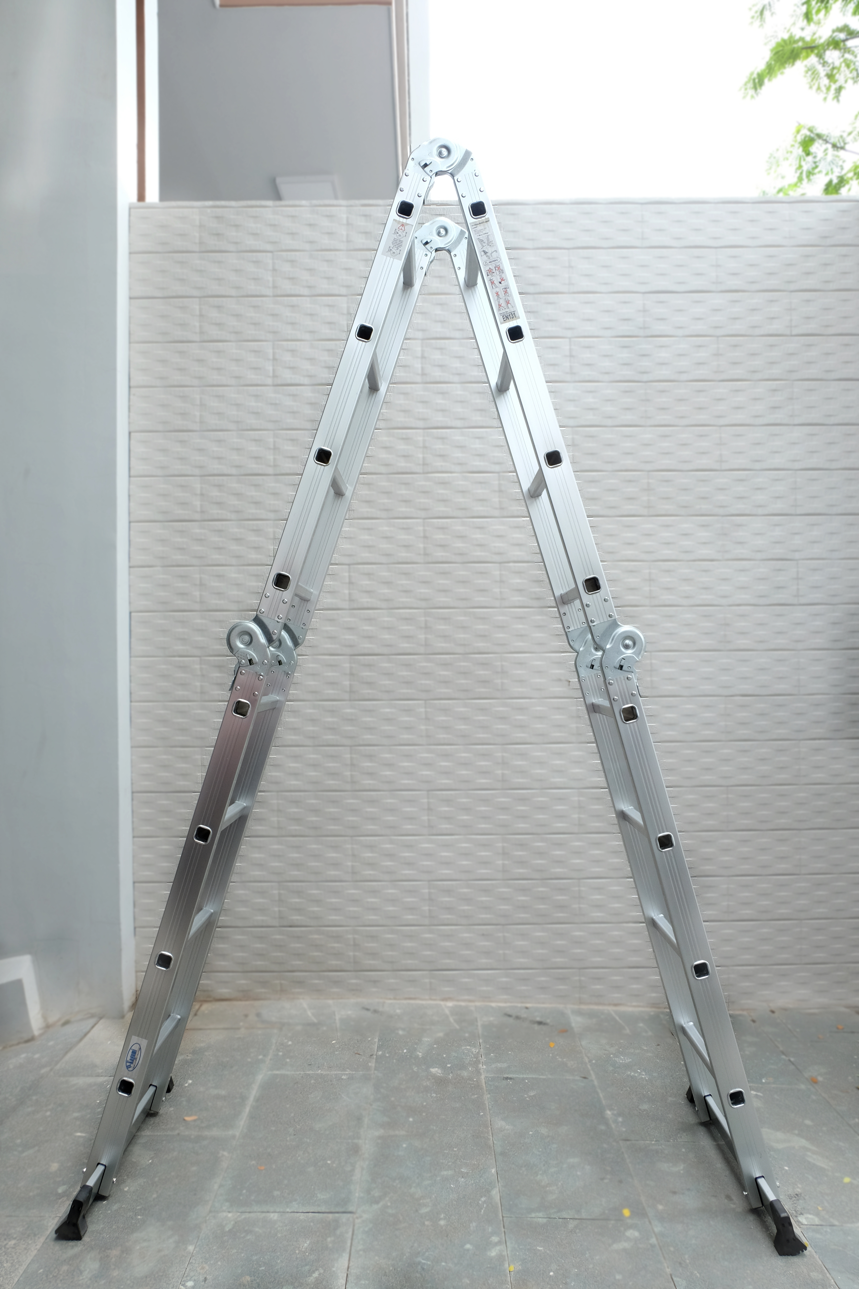 Thang nhôm gấp 4 đoạn Kagami KT-47M