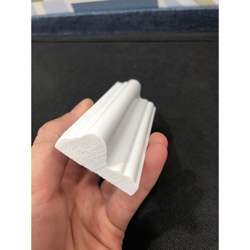 Chỉ nhựa composite bản 4.2cm màu trắng hoàn thiện bề mặt