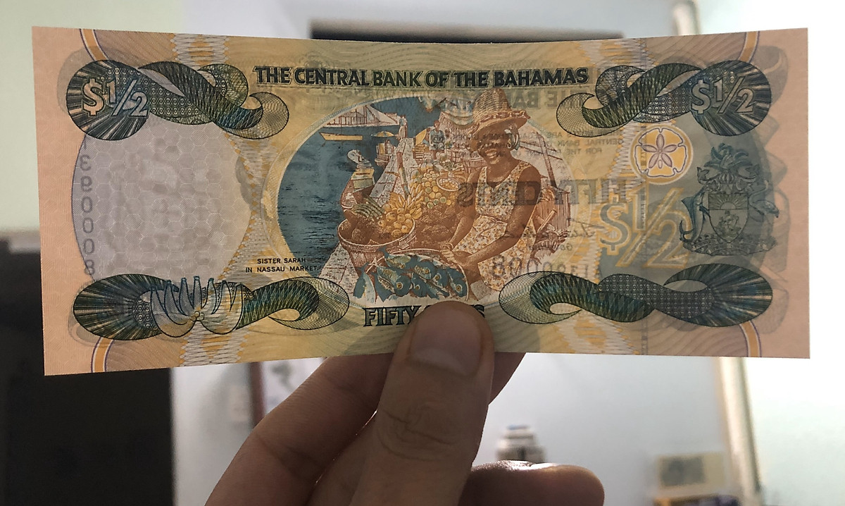 Tờ tiền cổ đảo quốc Bahamas, mệnh giá lạ 1/2 dollar nữ hoàng Elizabeth II - Tiền mới keng 100% - Tặng túi nilon bảo quản