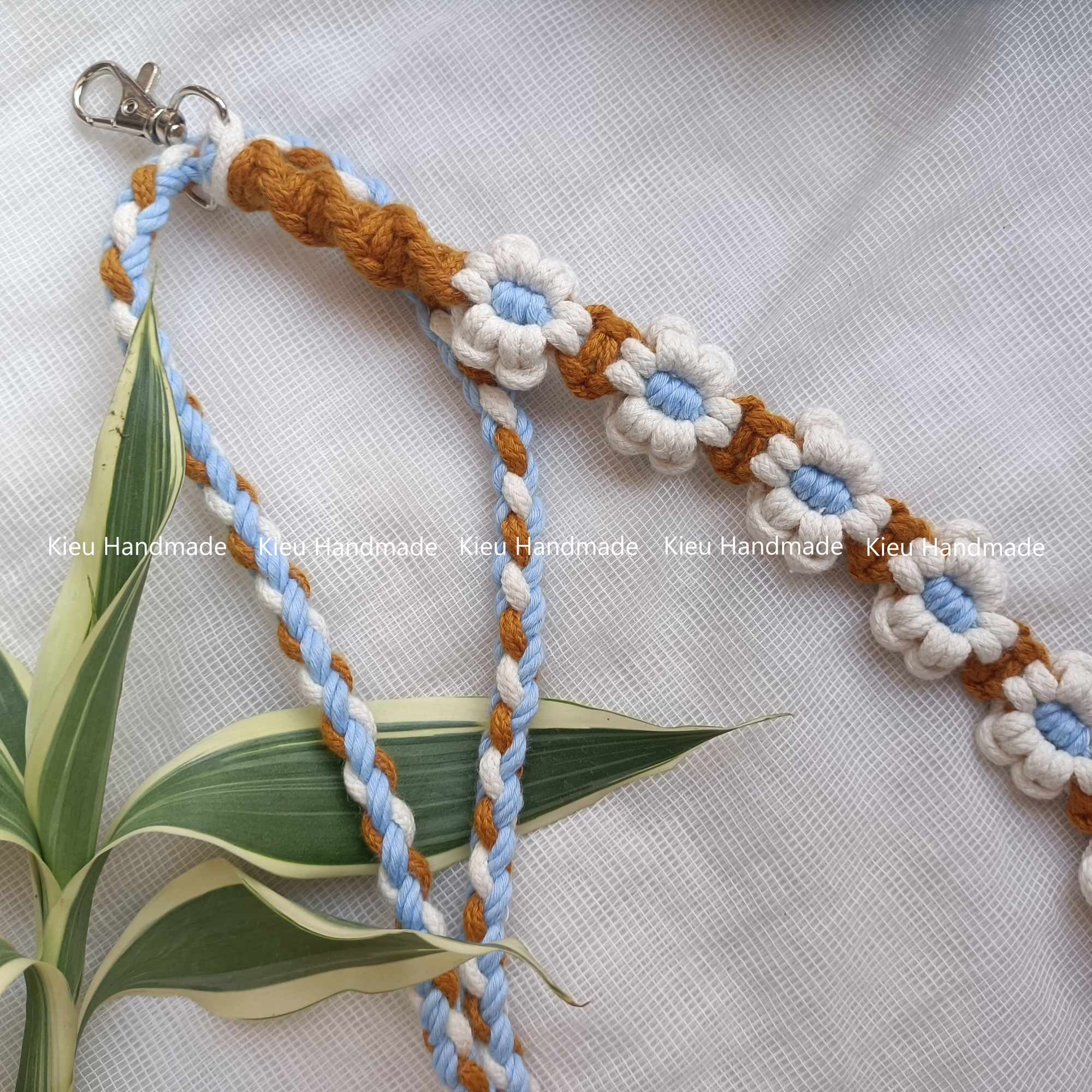 Dây đeo Thẻ, điện thoại  họa tiết hoa cúc dễ thương handmade [ TẶNG KẸP ĐIỆN THOẠI