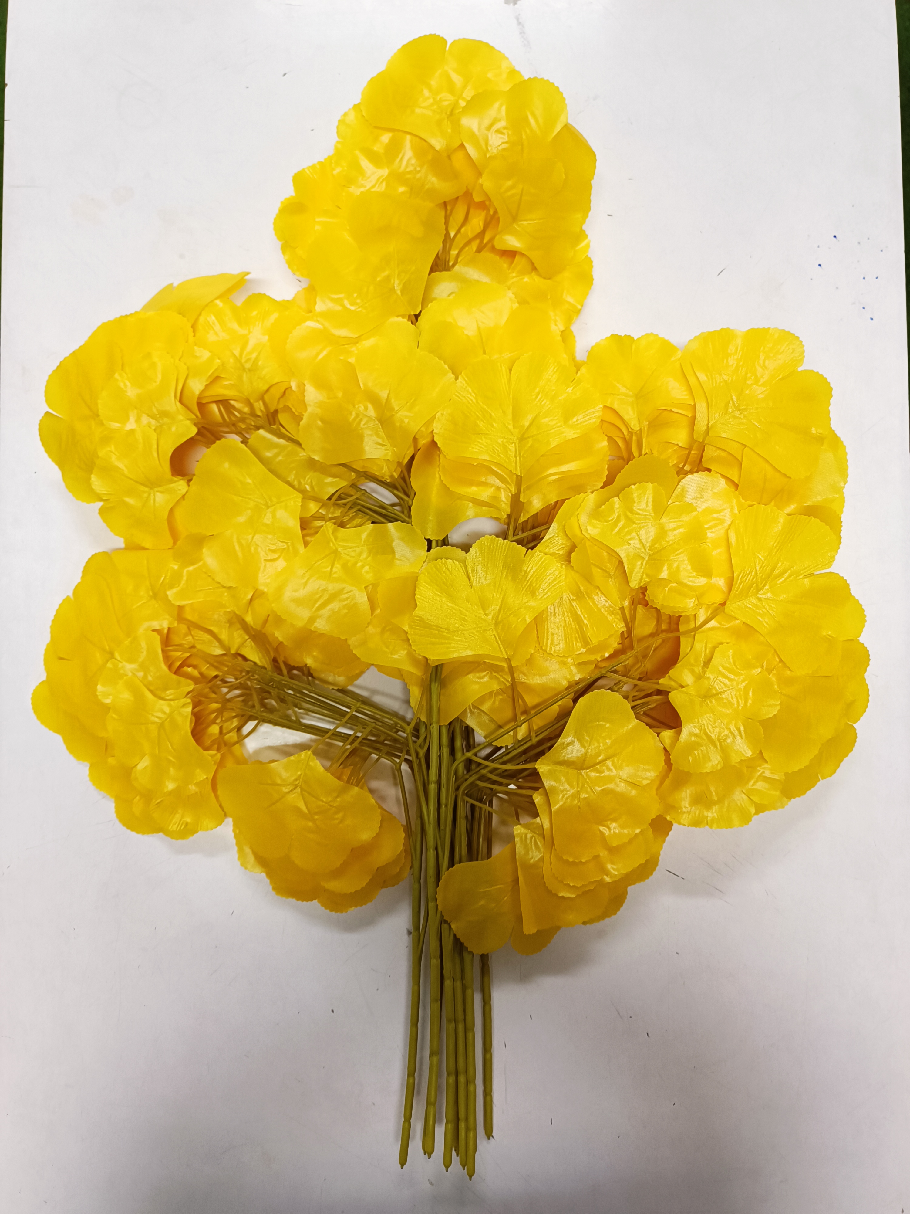 Combo 10 Bó 120 cành Lá ngân hạnh decor lá giả, lá vàng trang trí cành cây giả cao cấp