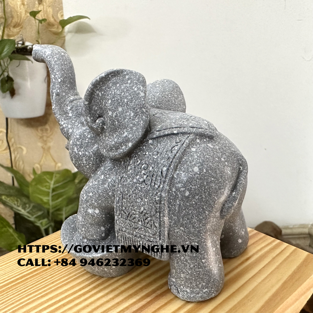 Tượng voi đá trang trí phong thủy dáng voi đạp thỏi vàng chiêu giữ tài lộc - Cao 11cm - Màu đá xám