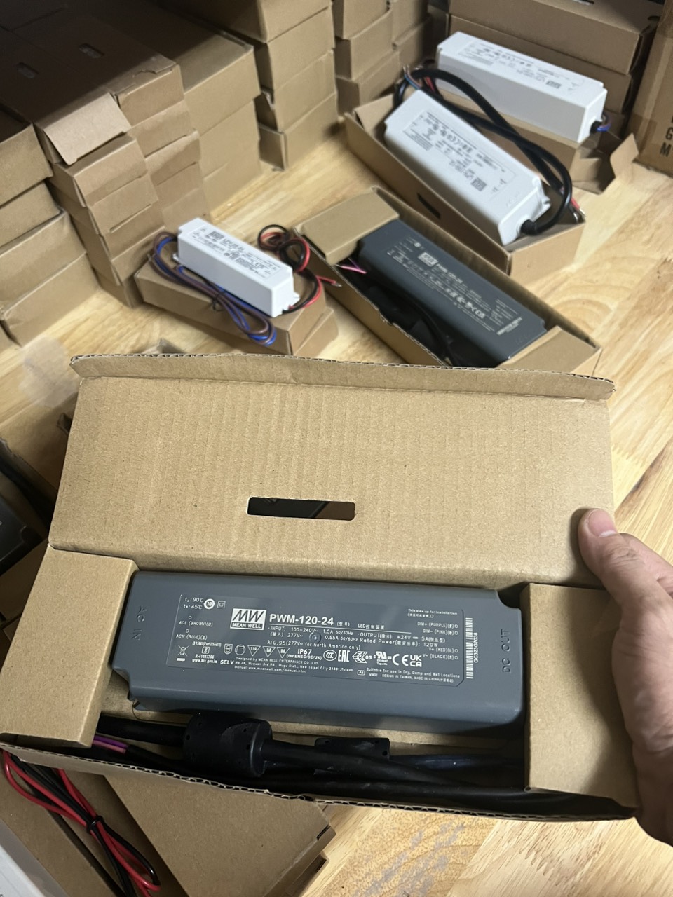 Nguồn Meanwell PWM-90-24 Hàng nhập khẩu