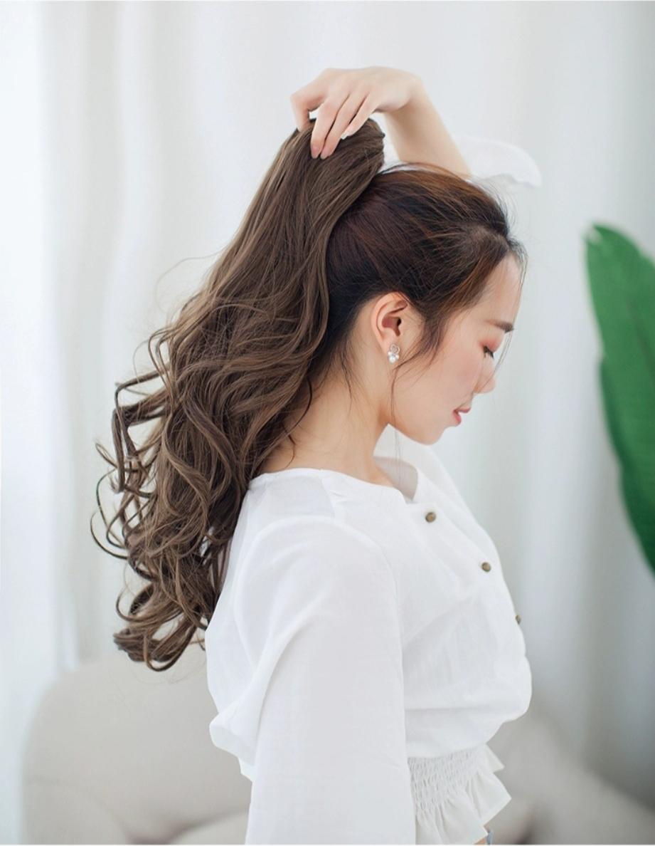 Tóc giả ngoặm xoăn dài quá xuất sắc giống tóc thật 100% cam kết y hình, chất tóc tơ cao cấp mềm mịn, dùng nhiệt bấm, uốn, duỗi, gội thoải mái