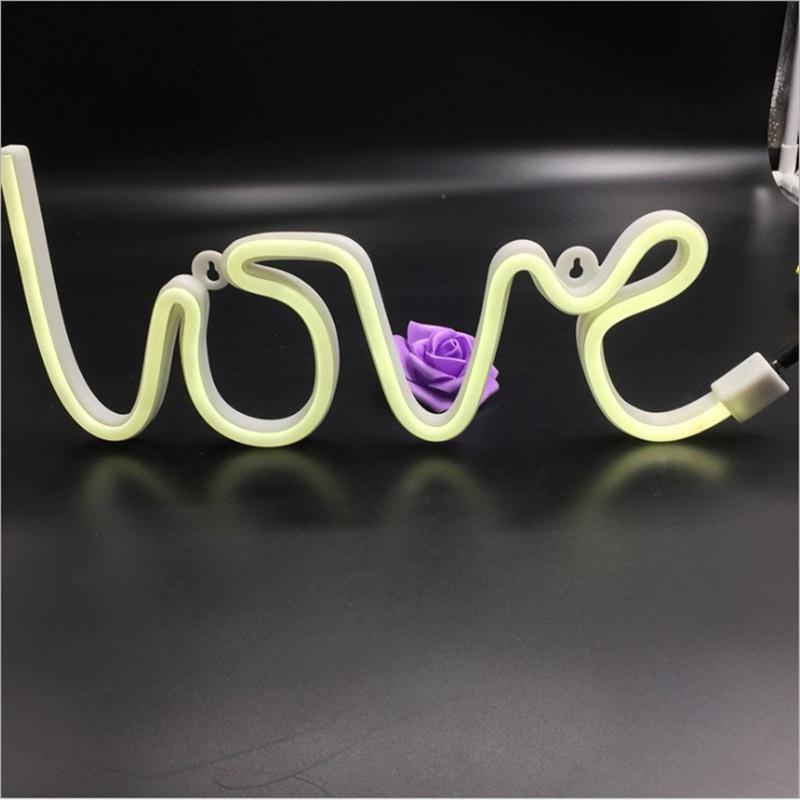 Đèn led chữ LOVE decor phong cách