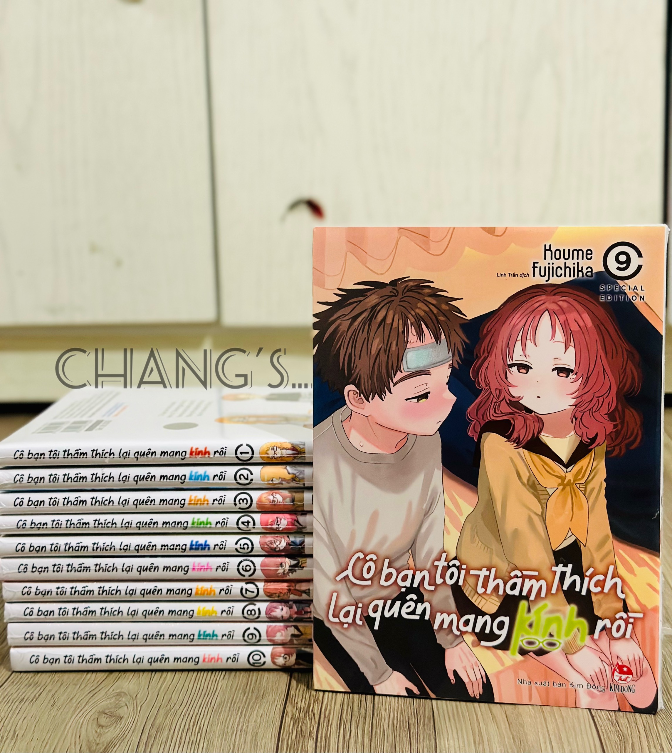 Truyện tranh Cô Bạn Tôi Thầm Thích Lại Quên Mang Kính Rồi full 10 tập + Tập 9 đặc biệt