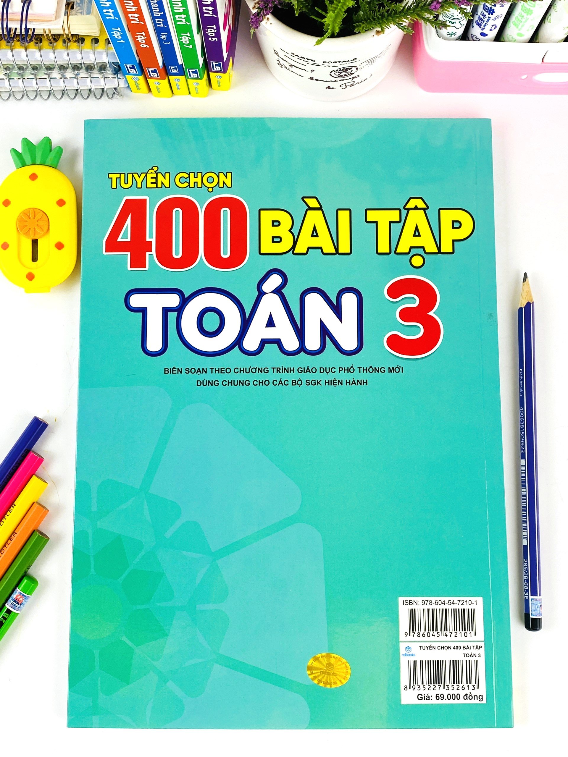 Sách - Tuyển Chọn 400 Bài Tập Toán 3 - Biên soạn theo chương trình GDPT mới - ndbooks