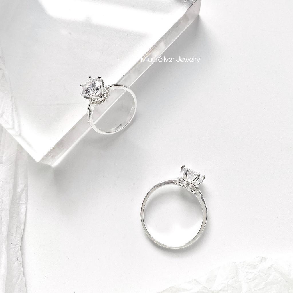 Nhẫn bạc nữ Miuu Silver đính đá sang trọng, ổ đá 6 trấu Romia Ring