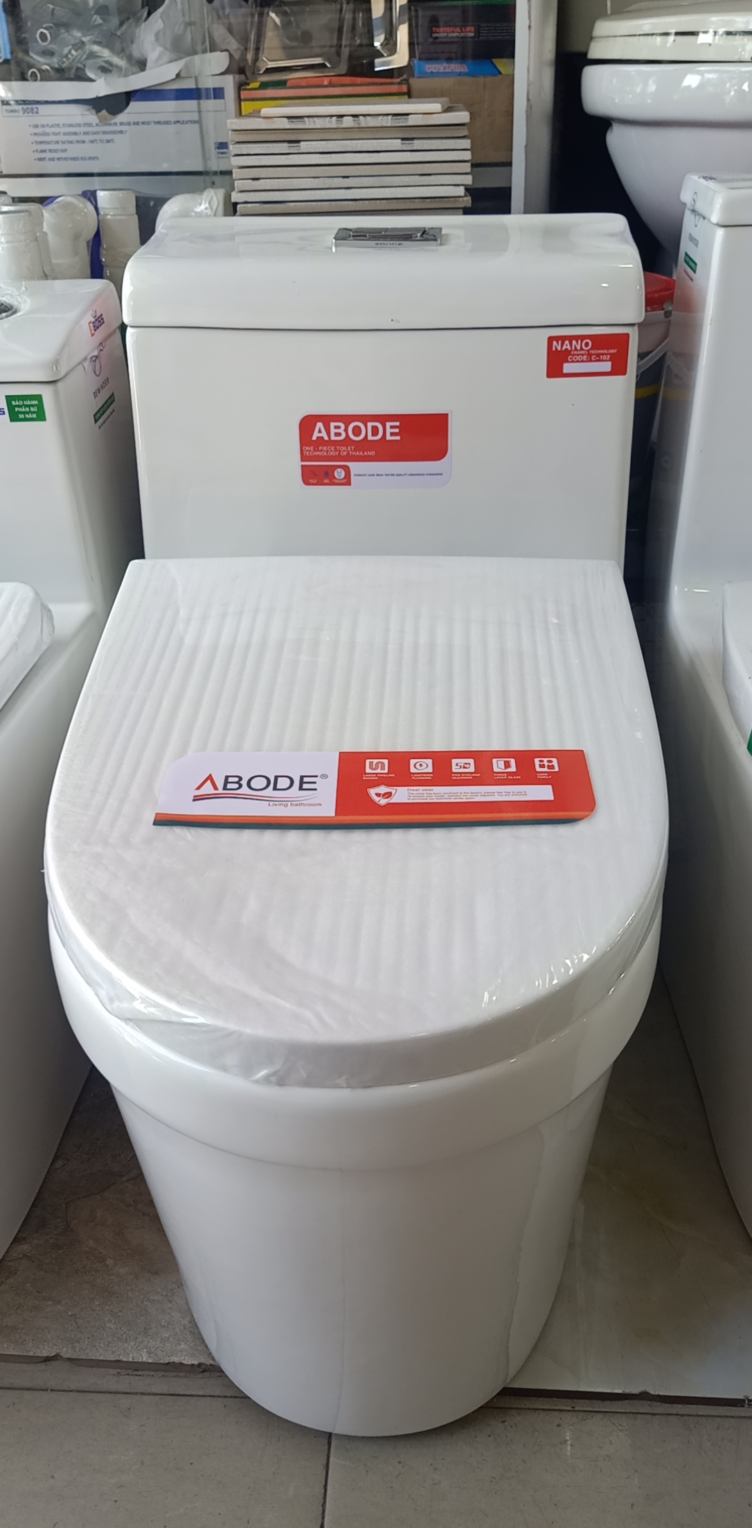 Bồn cầu ADOBE chính hãng chất lượng cao.