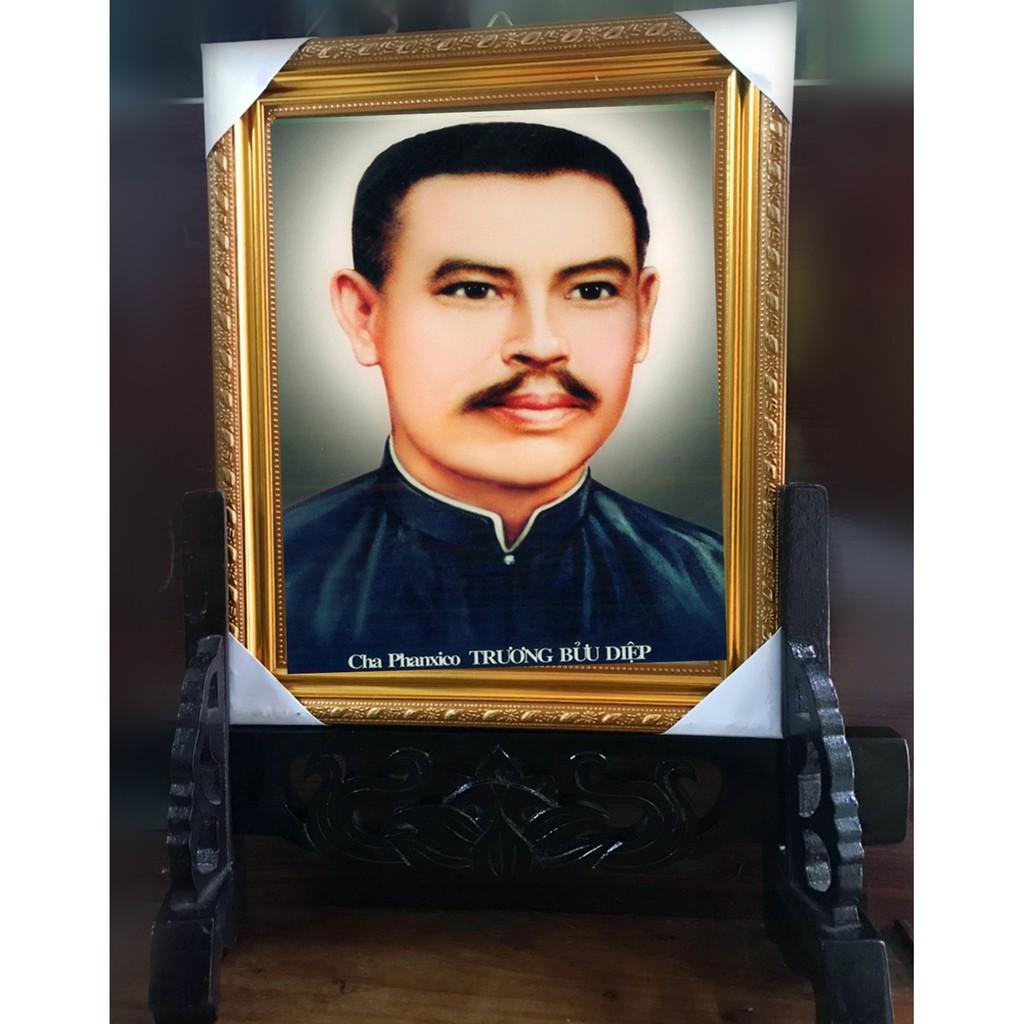 Khung hình và chân khung để bàn thờ