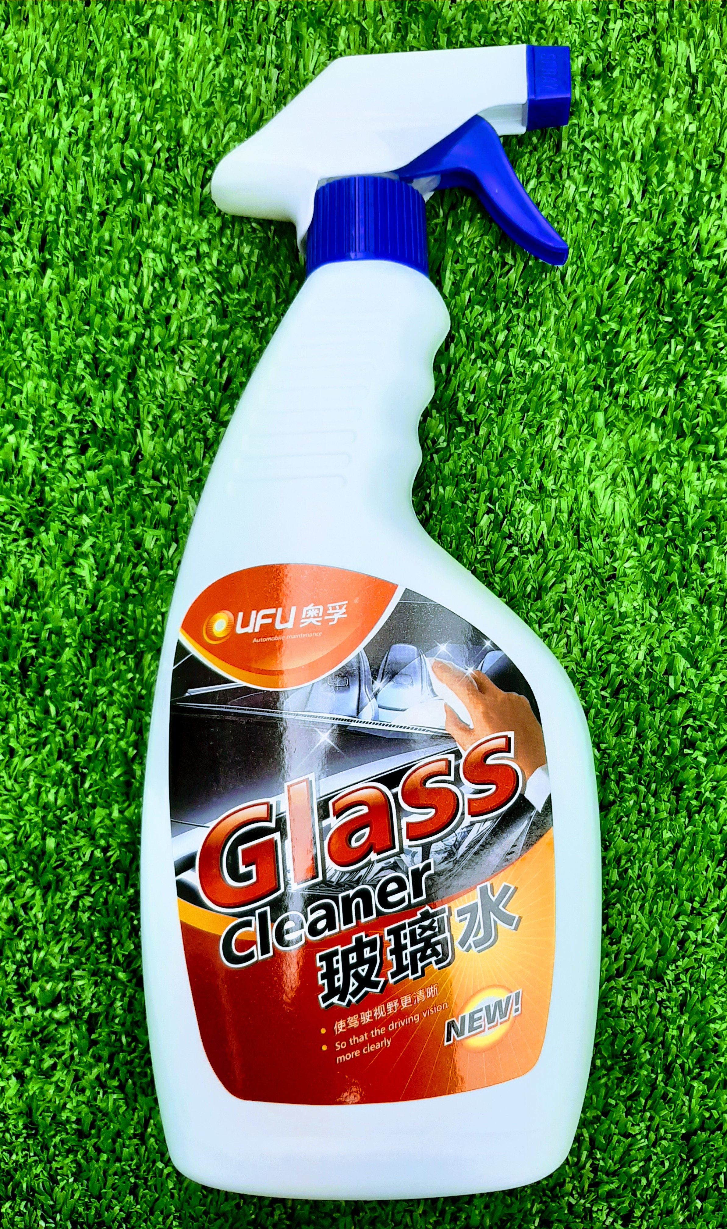 Chai Xịt Rửa Vệ Sinh Và Làm Trong Kính Lái Ô Tô OUFU Glass Cleaner 500ml