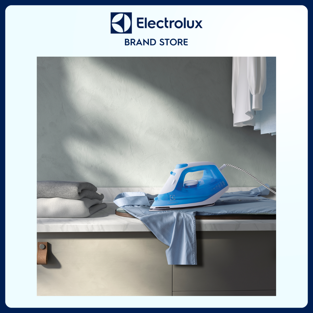 Bàn ủi hơi nước Electrolux EasyLine ESI4017 - Lướt dễ dàng, ủi vượt trội, ủi phẳng khu vực khó khăn nhất, đèn cảnh báo mặt đế nóng