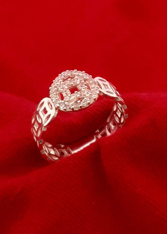 Nhẫn nữ Bạc Quang Thản, nhẫn nữ kim tiền mặt chữ vạn gắn đá cobic chất liệu bạc thật không xi mạ, thích hợp đeo tại các buối dạ tiệc, sinh nhật, làm quà tặng – QTNU38