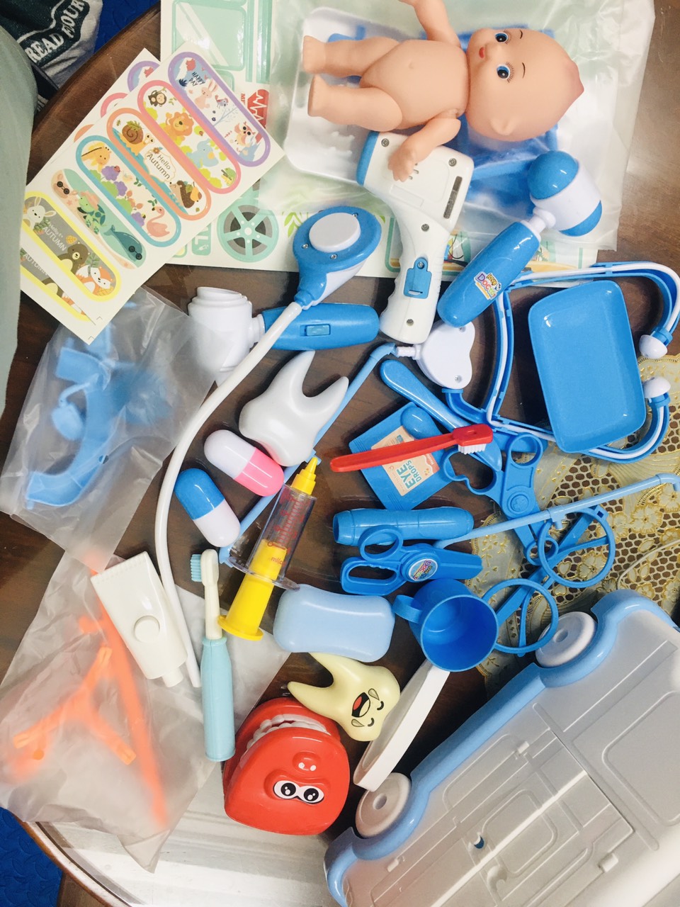 Ô tô đồ chơi bác sĩ xe cứu thương cho bé gái trai đóng y tá khám bệnh phiên bản nâng cấp có đèn nhạc, quà tặng sinh nhật
