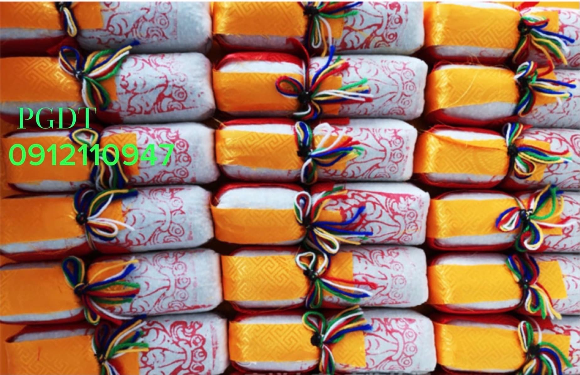 Thức cúng naga - bảo bình vải naga