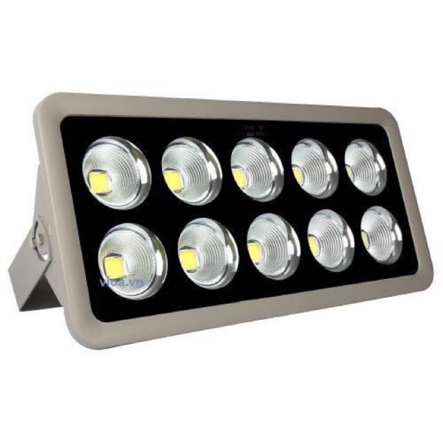 Đèn pha led 500W chuyên công trình ngoài trời, sân vận động, tàu thuyền đi biển chống nước tiêu chuẩn IP67 hàng đủ watt