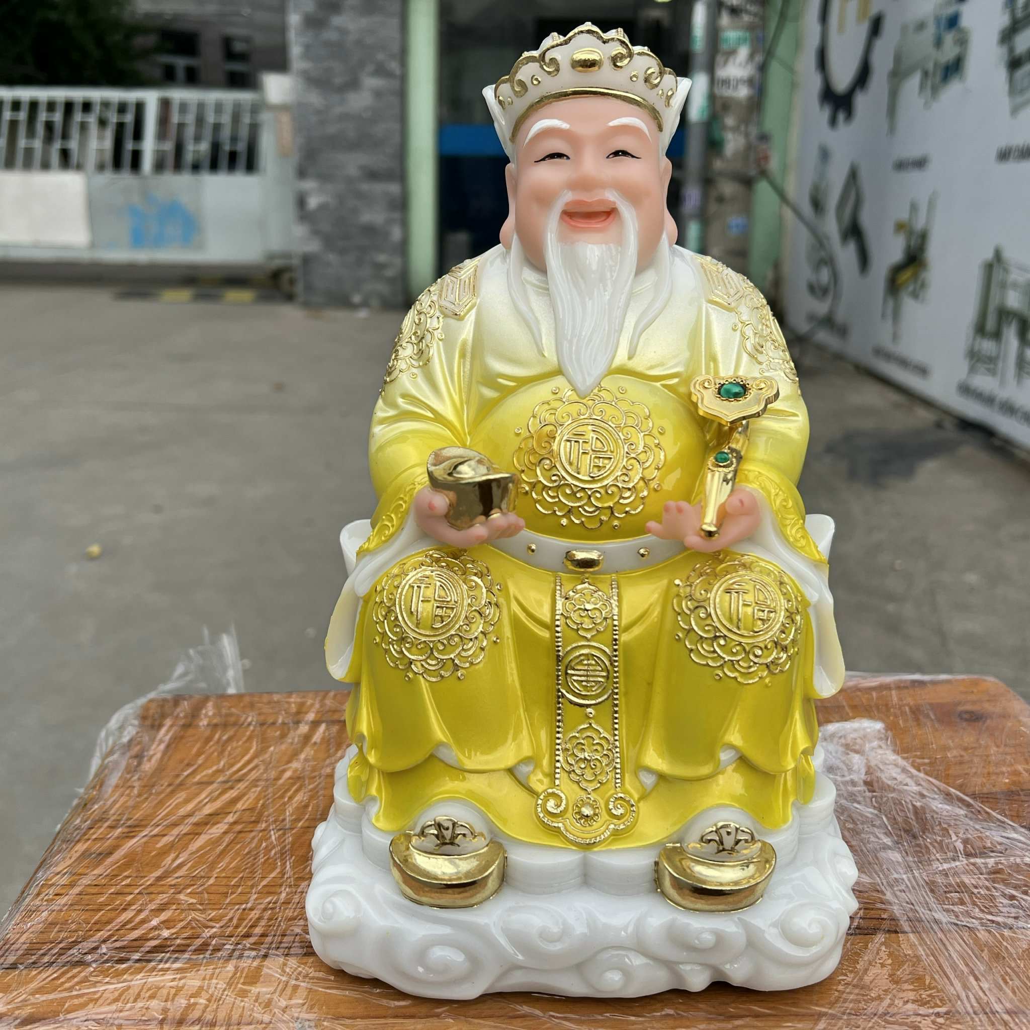 Tượng Thần tài Thổ Địa bằng đá nhập khẩu cao cấp cao 22cm – Màu vàng
