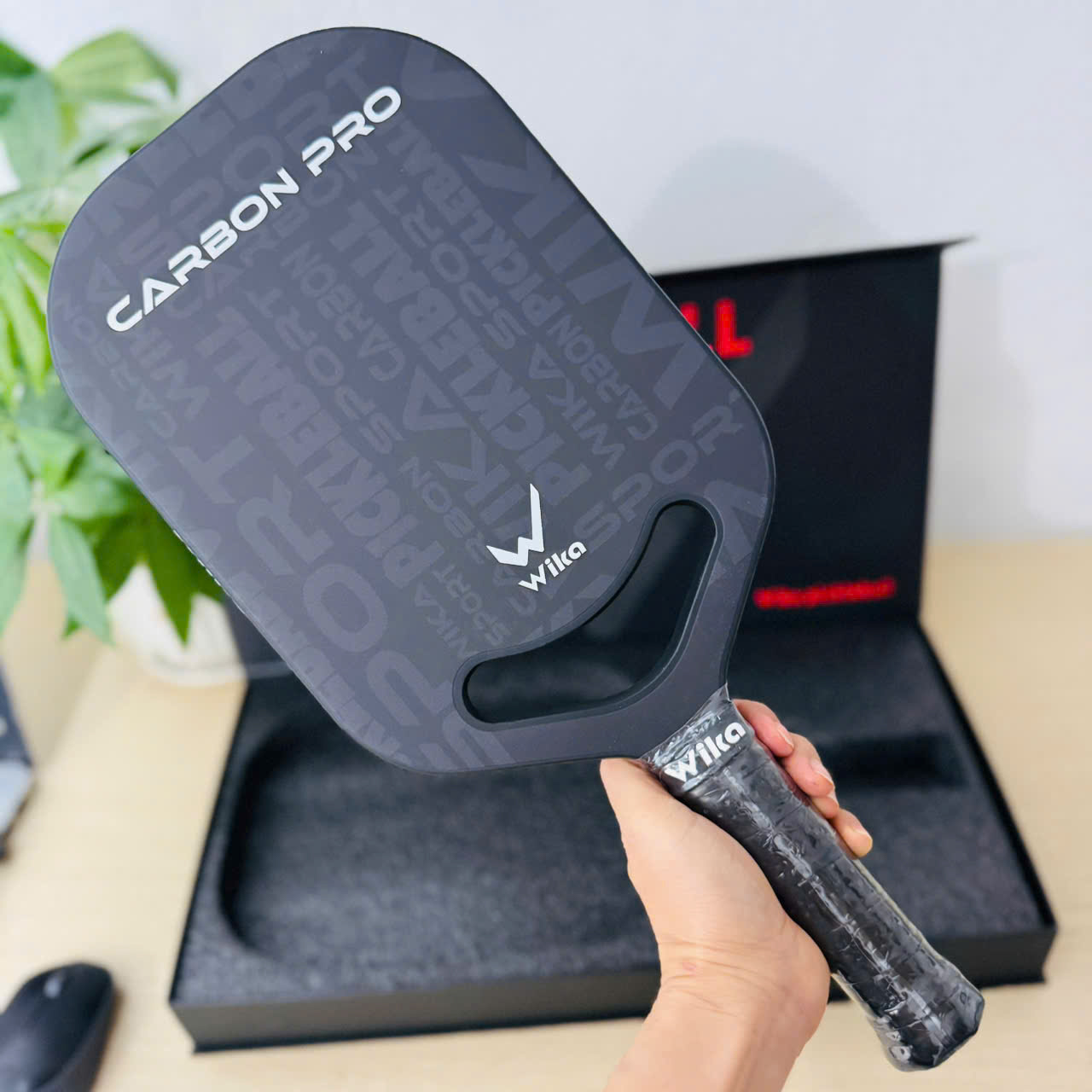 Vợt Pickleball Wi-ka Carbon Pro mầu đen T1000 - Khe hở kim cương tối đa trọng lượng, kiểm soát bóng tốt