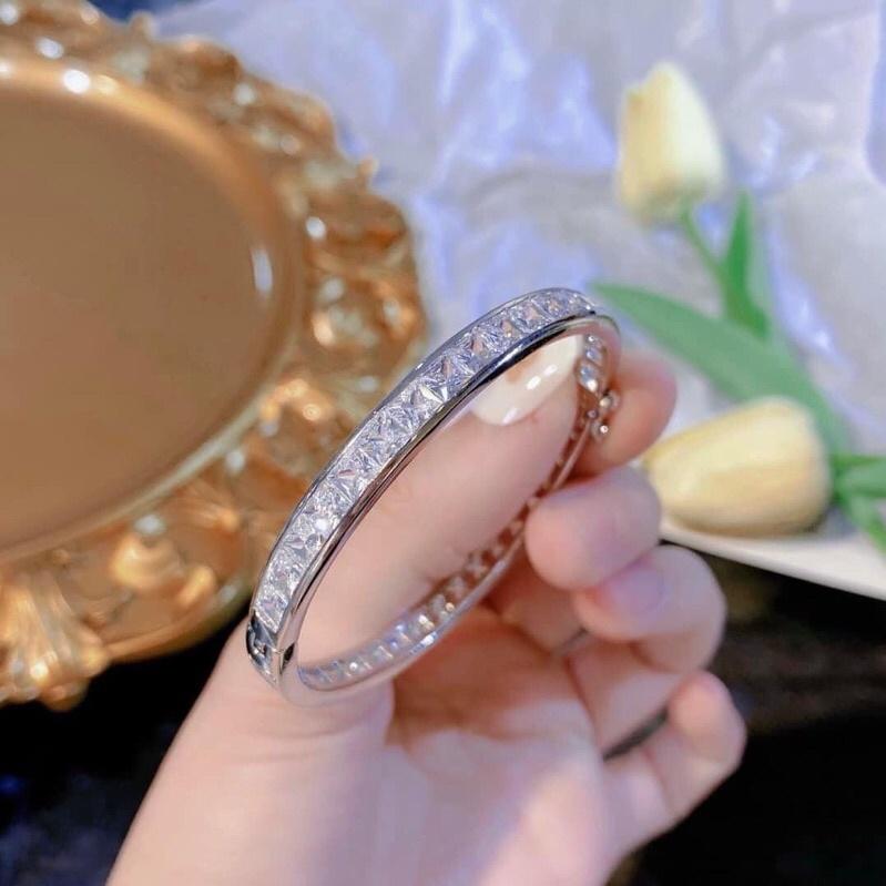 Vòng full đá siêu đẹp siêu sáng khoá cài