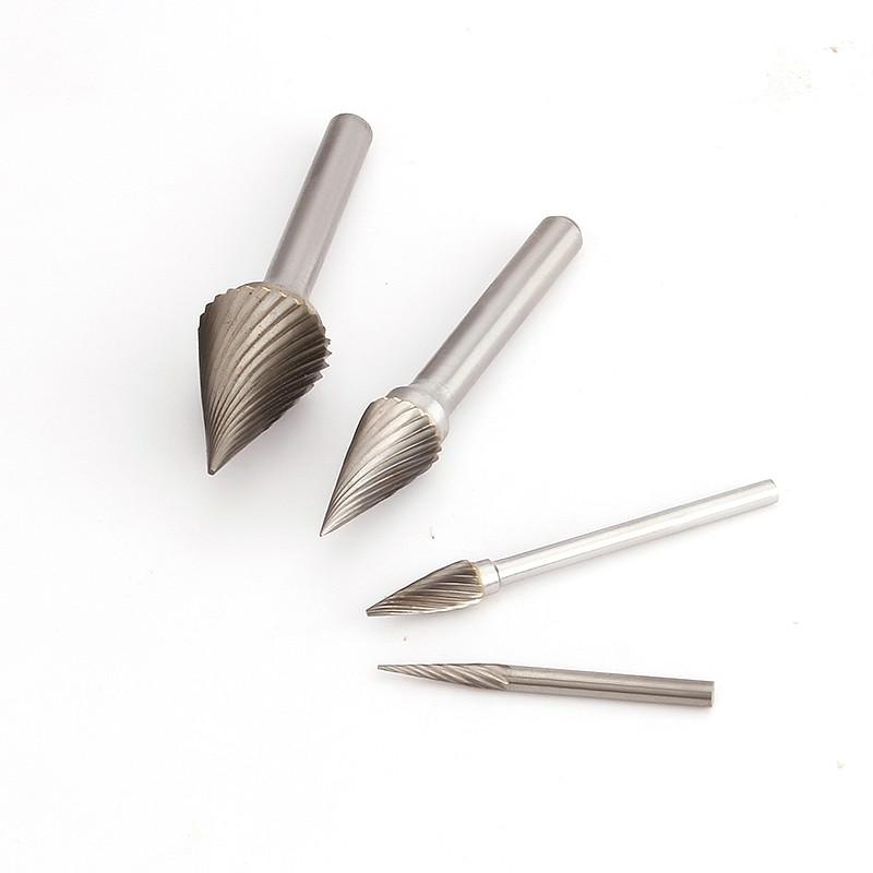 1 mũi khoan bằng thép Tungsten cacbua hình chữ M dùng làm đồ gỗ