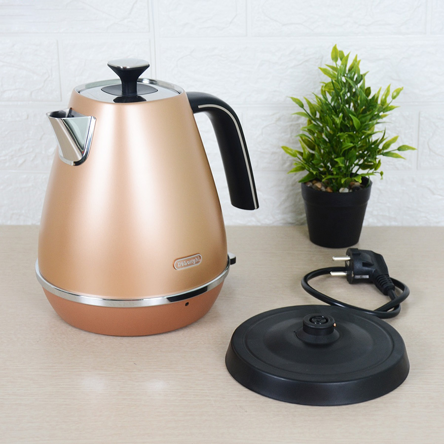 Ấm đun nước siêu tốc Delonghi KBI2001.CP/BK/W