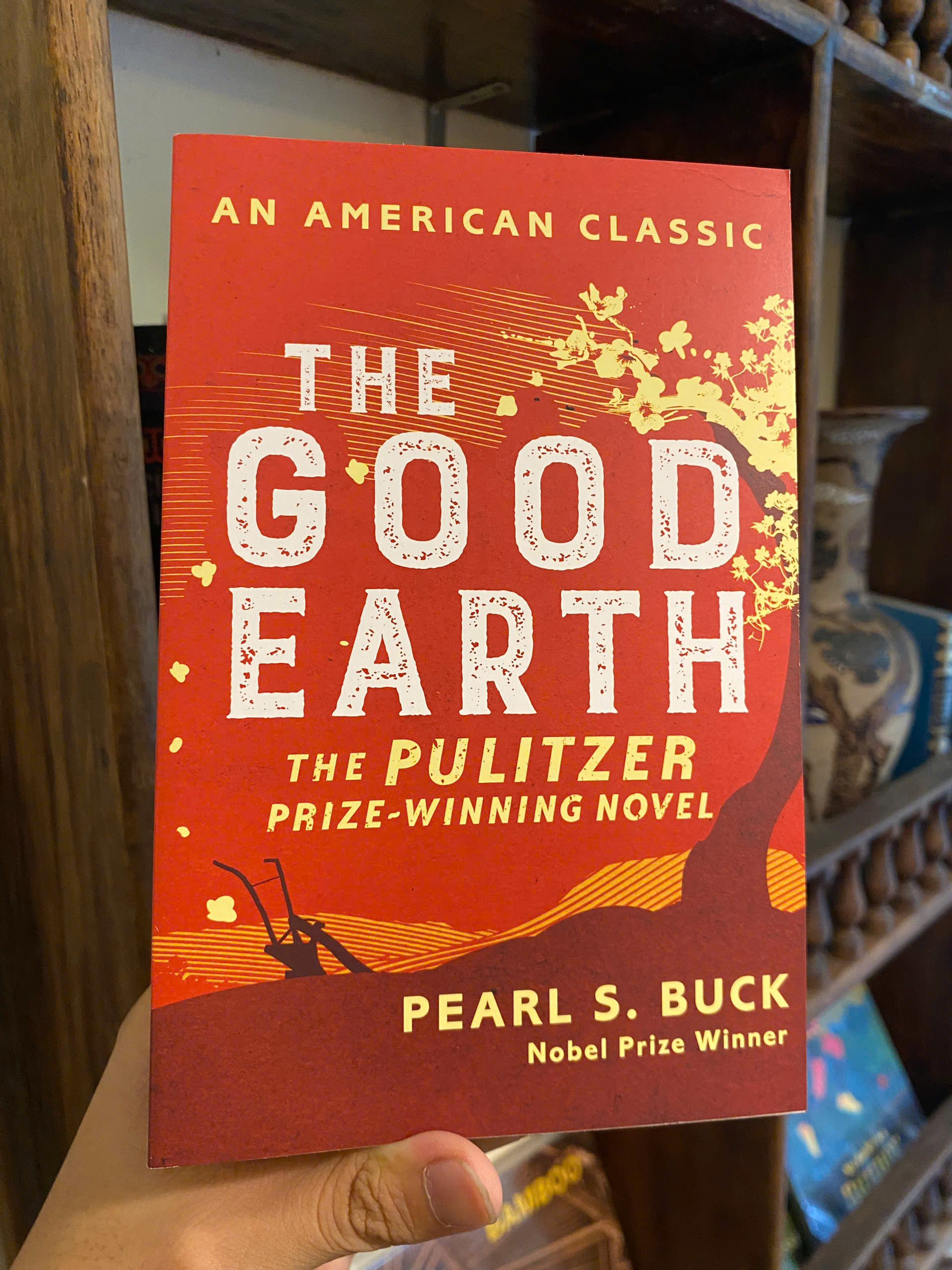 Sách - The Good Earth: An American Classic by Pearl S. Buck | Pulitzer Prize Winning Novel