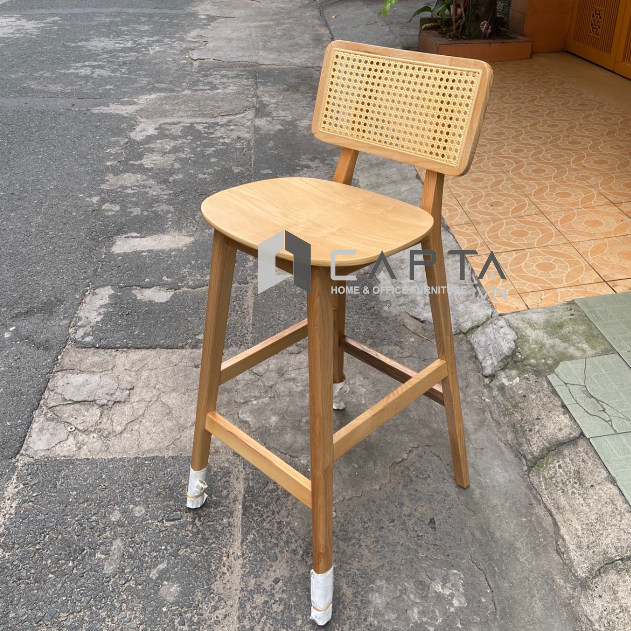 Ghế ngồi quầy bar gỗ ASH lưng tựa cao mây đan tự nhiên Ghế bar cổ điển chân cố định Vintage Stools CB Cane-W Tp HCM