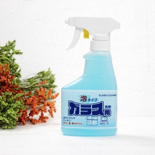 Chai xịt vệ sinh kính 300ml Rocket nội địa Nhật Bản