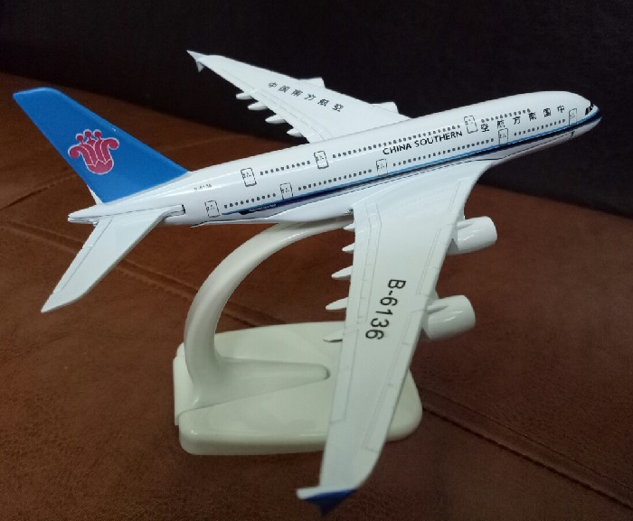 Mô hình máy bay tĩnh A380 China Southern 16cm