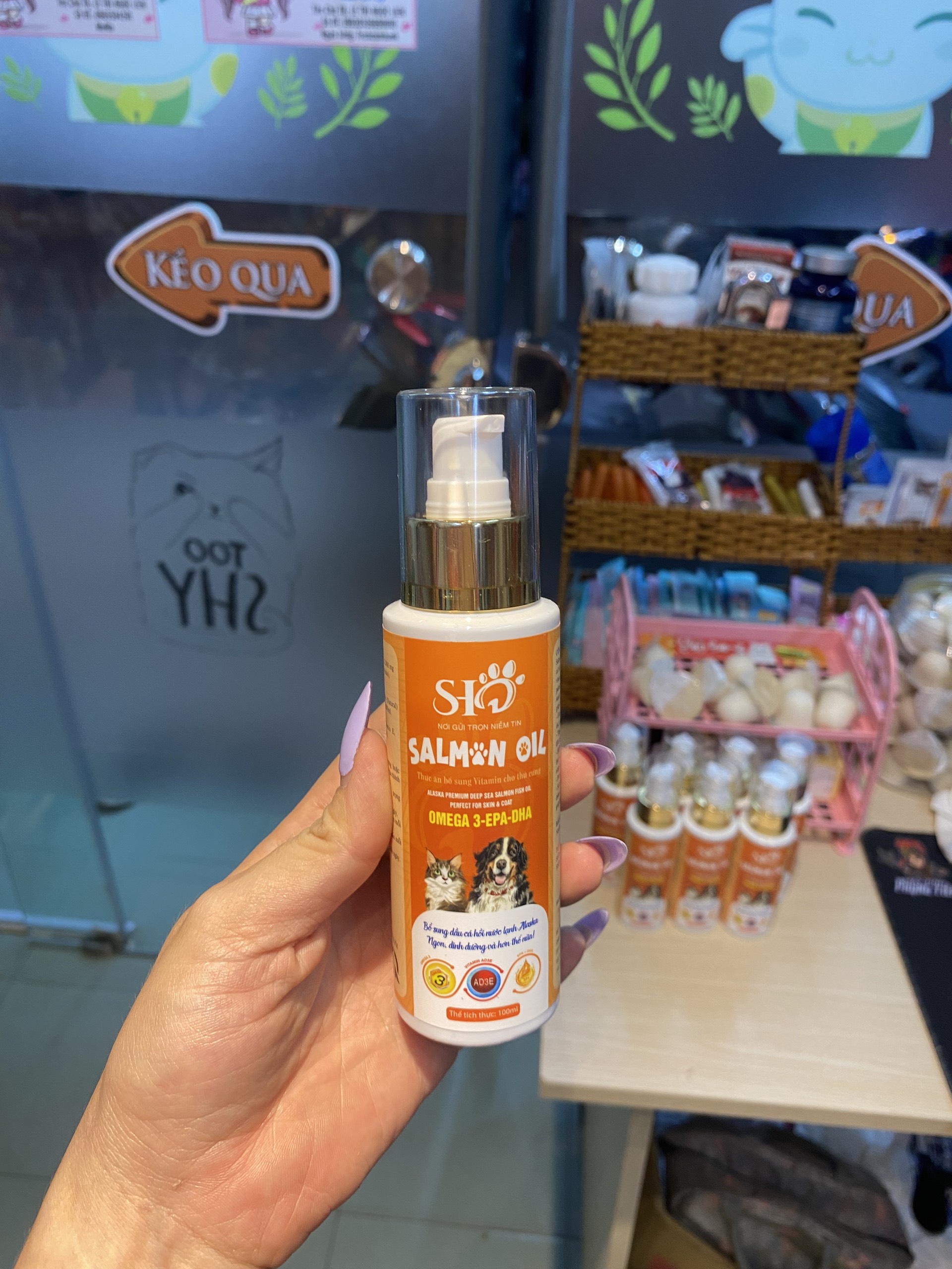 Dầu cá hồi cho chó mèo Salmon Oil SHD dưỡng lông mượt lông ngăn ngừa rụng lông tăng đề kháng chai 100ml