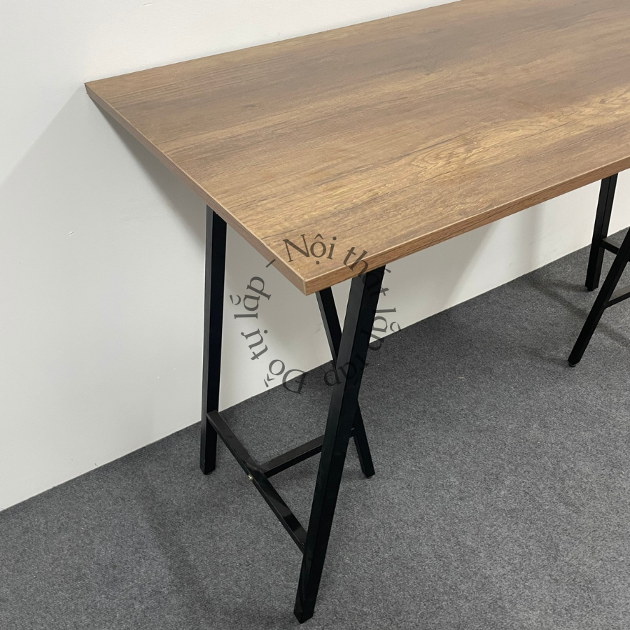 Bàn Classic. Mặt gỗ cao cấp vân gỗ óc chó, sơn tĩnh điện chống trầy xước - Đồ Tự Ráp KP 11